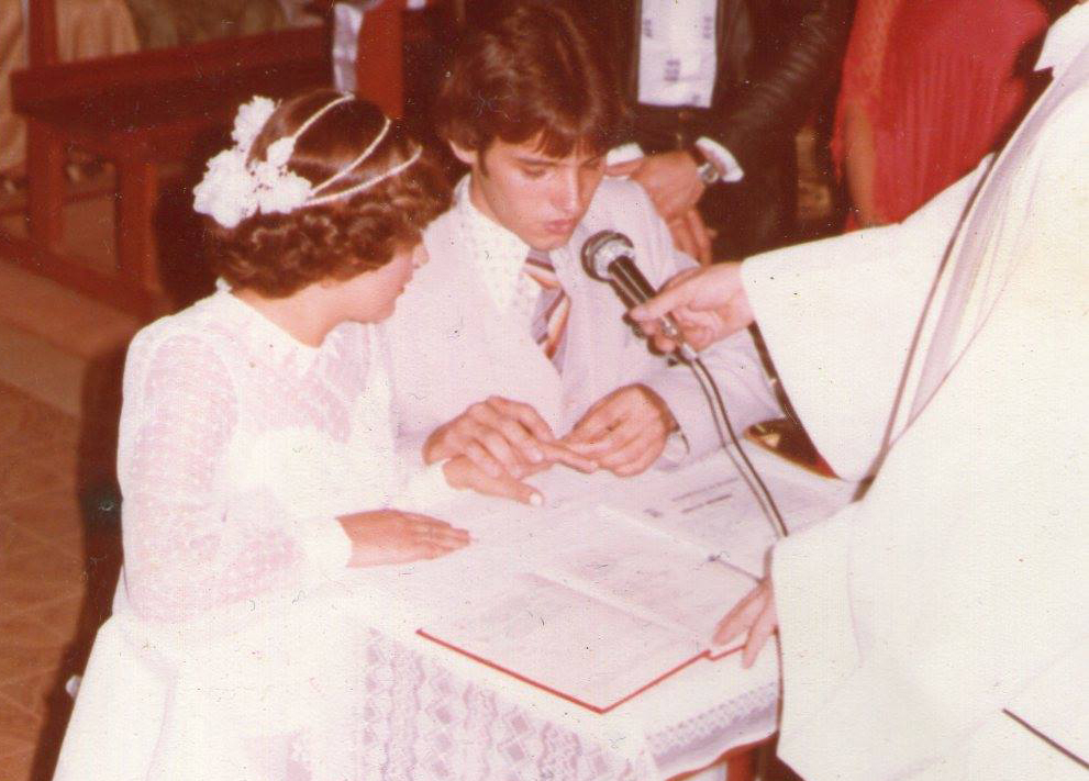 Dona de sebo no Gama aprende a ler