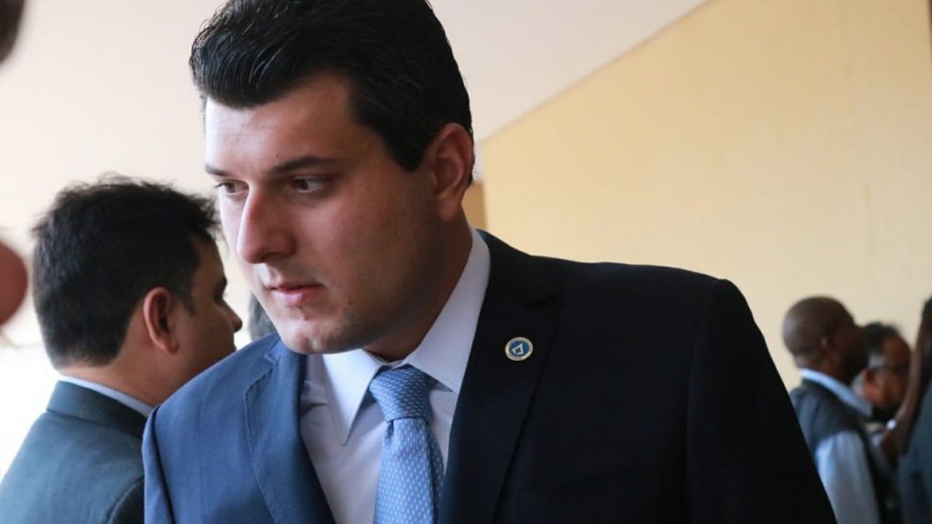 Pavimentação da rua Rodobelo irá beneficiar 60 mil pessoas