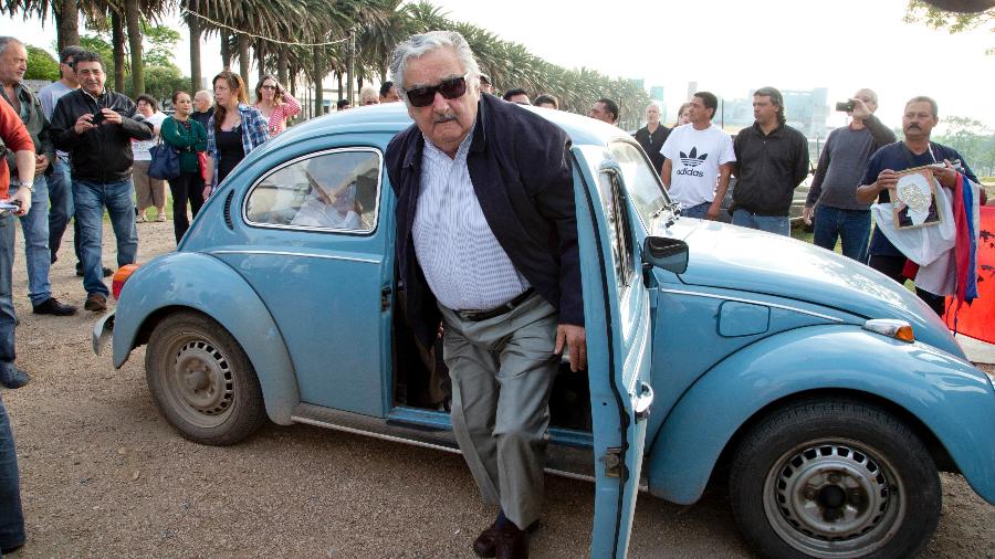 José Mujica e seu famoso Fusca azul Imagem: Natacha Pisarenko/AP Photo
