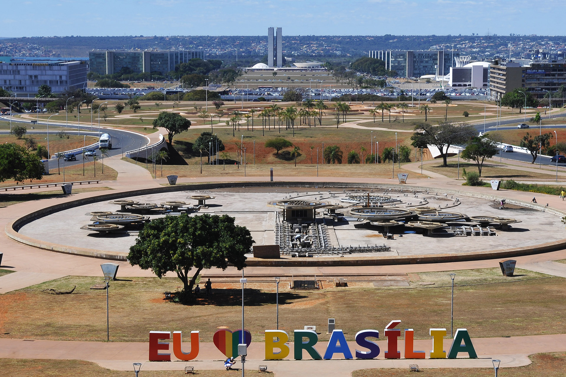 Sindescritores lança concurso literário para homenagear Brasília