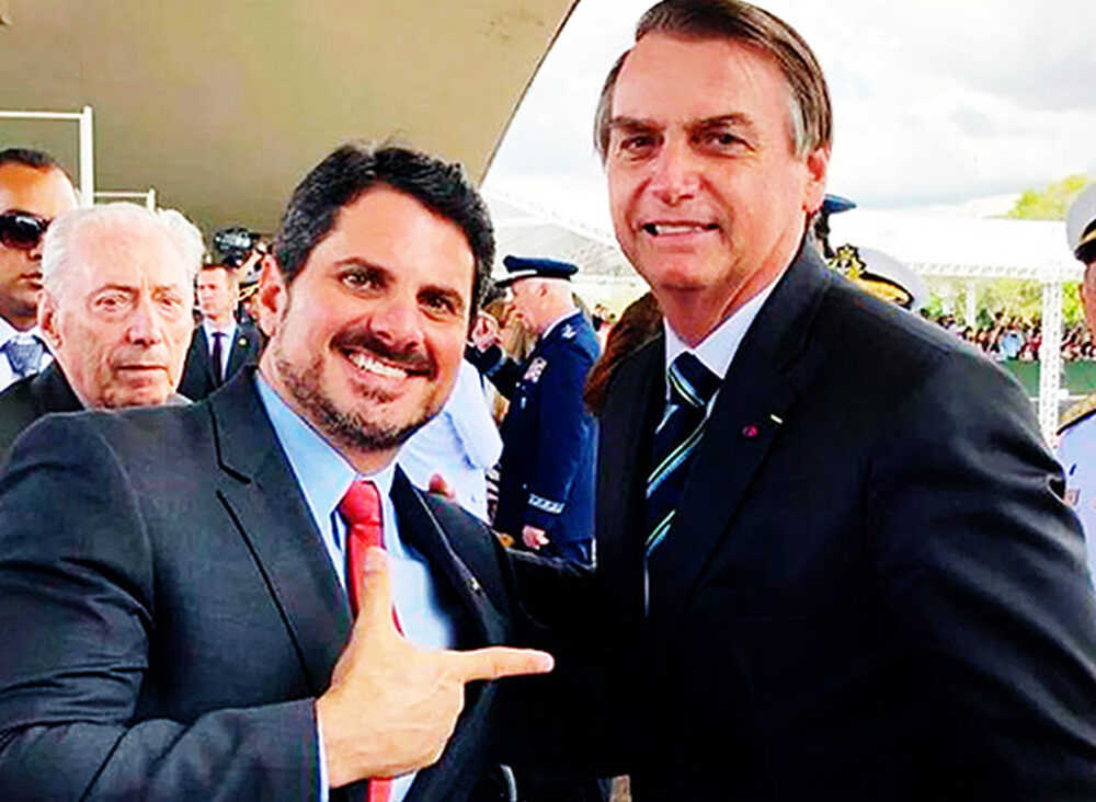 À Queima-Roupa: Marcos do Val abre o bico sobre ruptura institucional de Bolsonaro