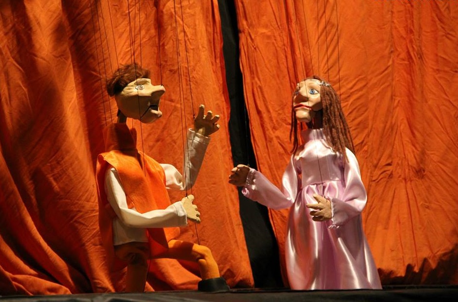 Bagagem Cia de Bonecos celebra 42 anos com espetáculos teatrais gratuitos