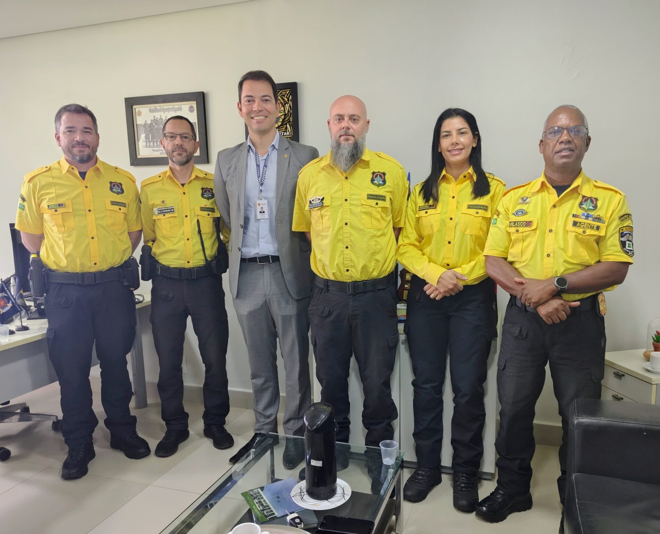 Detran e PMDF firmam cooperação com Embaixada da Colômbia para workshop internacional